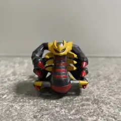 ギラティナ フィギュア ポケモン　モンコレ