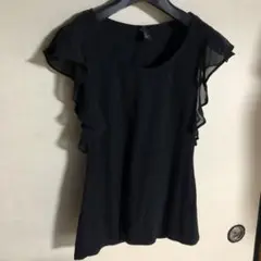 H&M カットソー ブラック フリル袖　半袖トップス