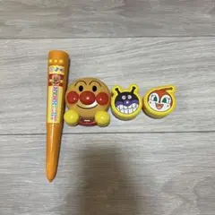 【美品】アンパンマン☆お絵描きボードのペン＆磁石