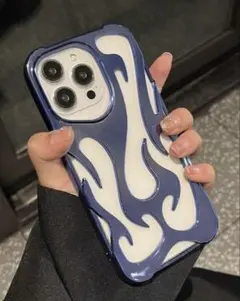 iPhone15ケース　炎柄ケース　メタリック