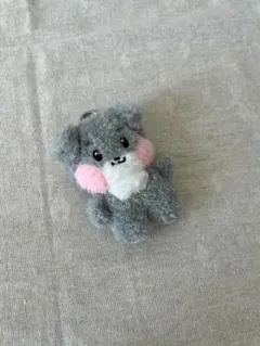 犬のぬいぐるみキーホルダー グレー