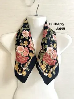 Burberryハンカチ 黒地·花柄 膝掛け プチスカーフ