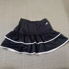 adidas フリル付き ブラックスカート