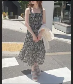 未使用　ワンウェイ　花柄シャーリングキャミワンピース　Sサイズ