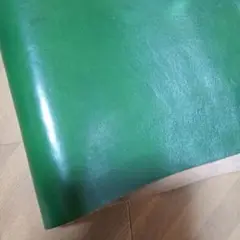 革　ハギレ　牛革スムース　グリーン　N500