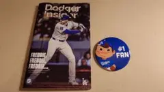 Dodger Insider フリーマン特集号と来場者記念バッジセット