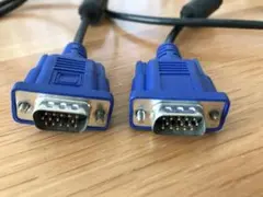 VGAケーブルとDB9コネクタ付きケーブル