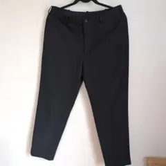 ユニクロ　UNIQLO黒のスラックス
