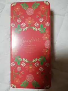 空き缶　赤色　 Gaufrier Millefeuille 花柄缶