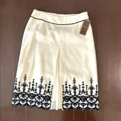 écruefil 刺繍入りタイトスカート M クリーム　タグ付き新品