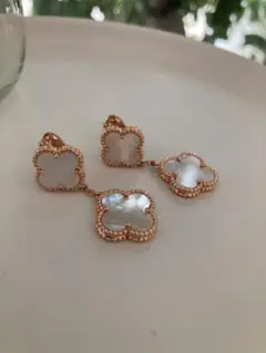 マザーオブパール ピアス クローバーモチーフ 2連 白蝶貝 ピンクゴールド