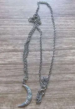 クレセント ペンダント ルーン文字