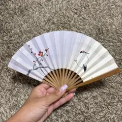 梅の花と鶴の絵柄の扇子