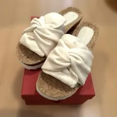 オフホワイトサンダル　Mサイズ(約22.5〜約23.5)