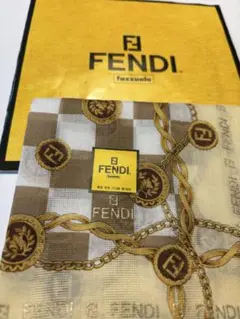 FENDI 黄色系大判ハンカチ・50x50・新品・綿100%