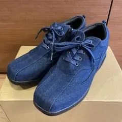 LEONA VALENTINO 24 EEEE