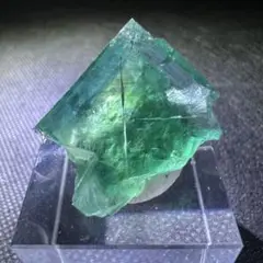 ヤオガンシャン☆ 宝石質ややダメージあり「露草色」ゾーニングフローライト