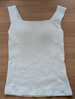 【ユニクロ】ブラトップ　ワイドリブ　スクエアネック　ブラタンクトップ
