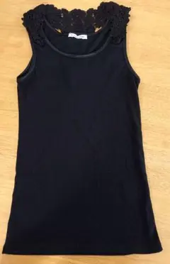 le coeur blanc ブラックノースリーブタンクトップ