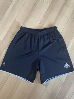 adidas 黒 ショートパンツ(170cm)