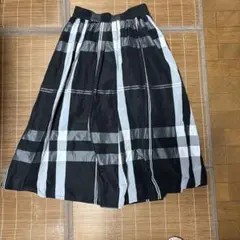 チェック柄タフタスカート