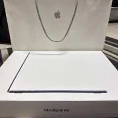 美品Apple Macbook Air 15インチM3 256GB放電20回のみ