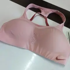 新品　NIKE　ブラトップ