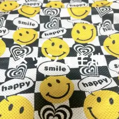 メッシュ生地　ハッピースマイル　モノクロ　48×140 生地　はぎれ