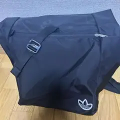 adidas ブラック リュック・バックパック