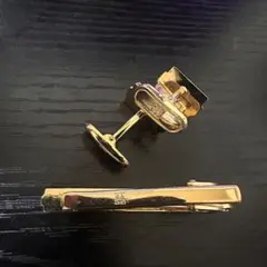 GIVENCHY ジバンシーネクタイピン 金色
