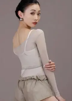 unoa アームファンデーション　gray