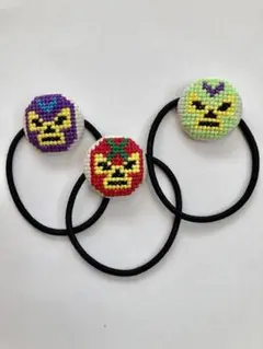 ハンドメイド　マスクマン刺しゅうヘアゴムセット