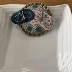 ミナペルホネン　ハンドメイドブローチ　ちょうちょ