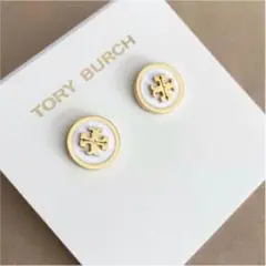 トリーバーチ ピアス ロゴ ホワイト シンプル 綺麗 誕生日 プレゼント お祝い