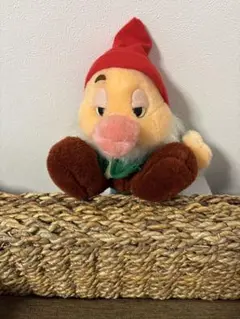 ドワーフ ぬいぐるみ 赤い帽子　ディズニーランド土産