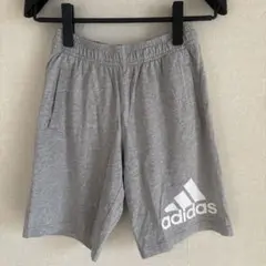 アディダス　ハーフパンツ　サイズ160cm