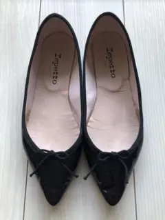 レペットのバレエシューズ。エナメルがかわいい。パリで購入。箱なしでごめんなさい。