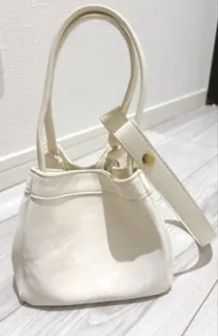 美品☆ホワイト 合成皮革 3wayバッグ 雨の日 大人可愛い 白