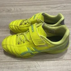 ASICS ジュニア　サッカートレーニングシューズ　22cm