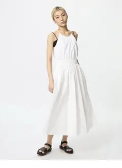 UNIQLOホルターネックワンピース ノースリーブ Sホワイトロングワンピース
