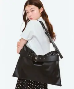 【FEKETE】ショルダーバッグ ブラック