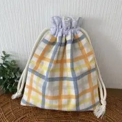 ハンドメイド＊柔らかいガーゼ素材の巾着袋＊ブルー、オレンジ、イエローチェック柄