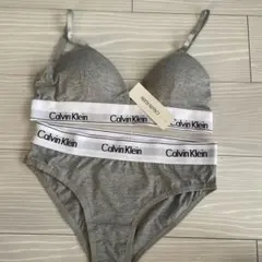 Calvin Klein グレー ブラジャーショーツセット　M