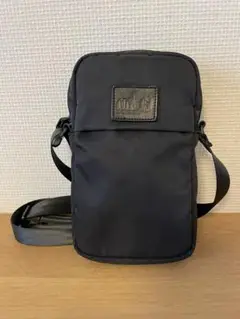 ブラックナイロンショルダーバッグ