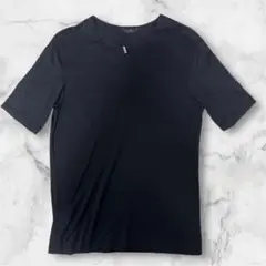 ato 黒 Vネック Tシャツ