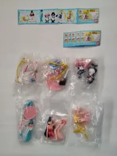 【激レア】初版HG セーラームーン フィギュアセット　ガチャ　当時物　4つ穴 激レア】初版HG セーラームーン フィギュアセット ガチャ 当時物