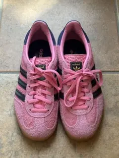 adidas gazelle ピンクスニーカー　23センチ