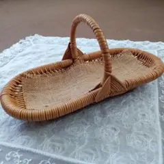 ラタン 花摘み・花飾り ハンドル付きバスケット 敷物付 約35cmx16cm