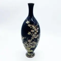 明治時代　七宝焼　うさぎ柄　盛り上げ七宝花瓶 明治時代 七宝焼 うさぎ柄 盛り上げ七宝花瓶 - メルカリ