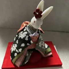 着物姿のうさかぎのオルゴール